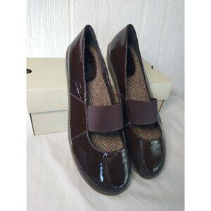 GH Bass Gallop Womens 10 M Cocoa Brown Patent Comfort Flats Elastic Band NEW